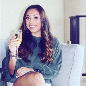 Meet your Posher, Nicole